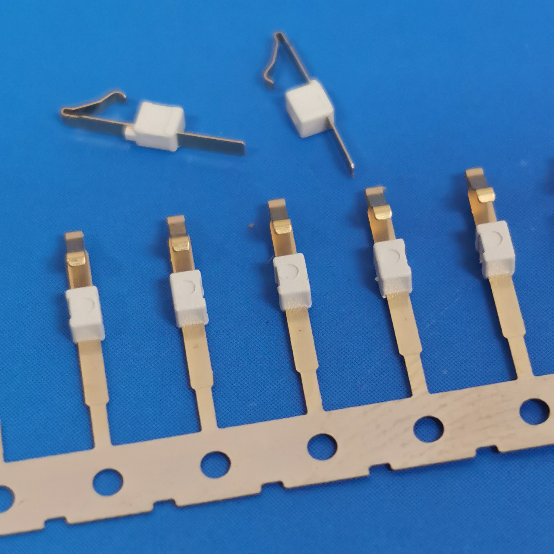 3代蓝牙耳机充电弹片苹果tws电池座 三代导电槽 片6.0/7.0h直插