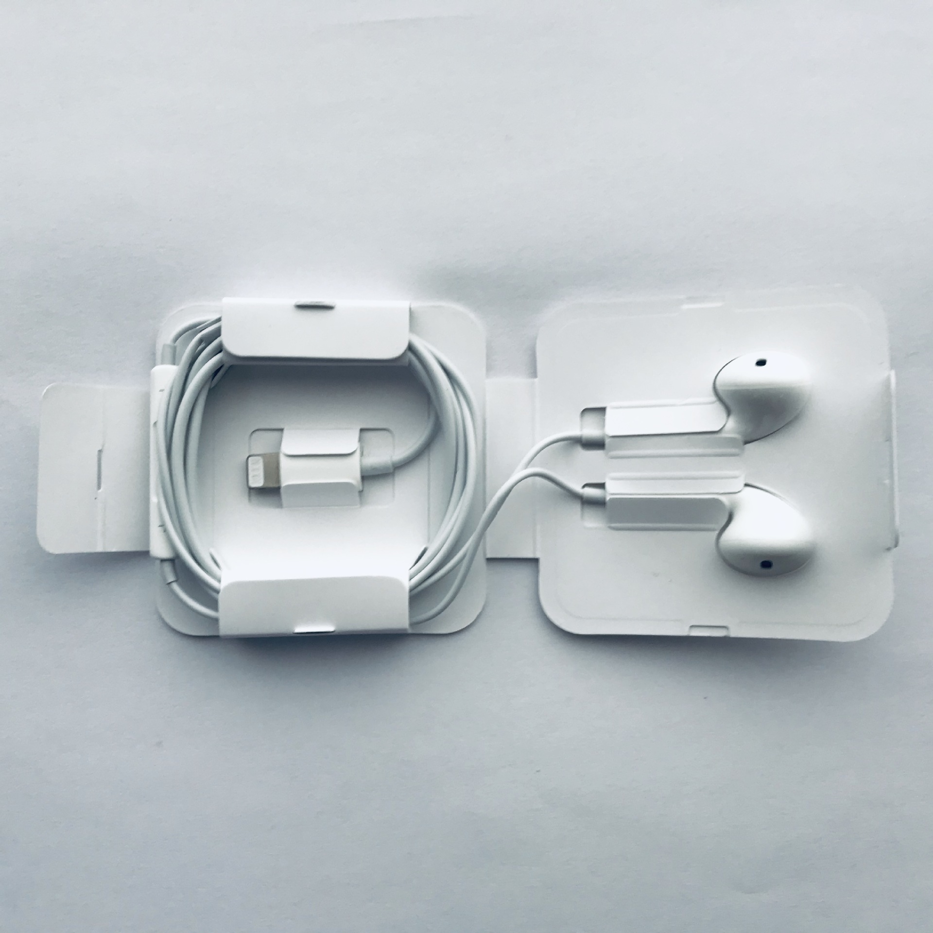 适用于苹果7耳机有线iphone8plusx 11 12入耳式xsxr c100认证耳机