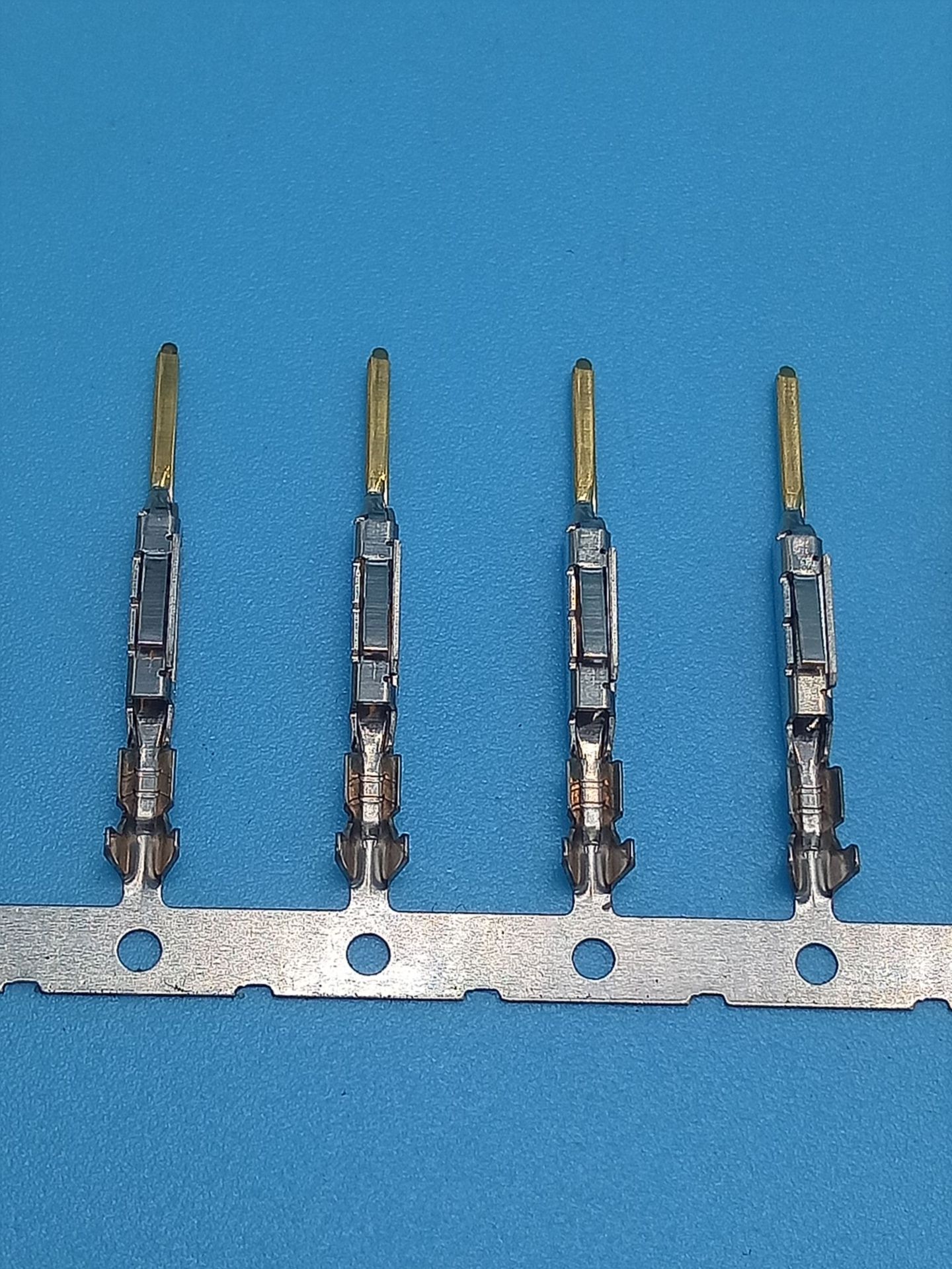 te/泰科 1318110-1 接头触点金24-28awg压接