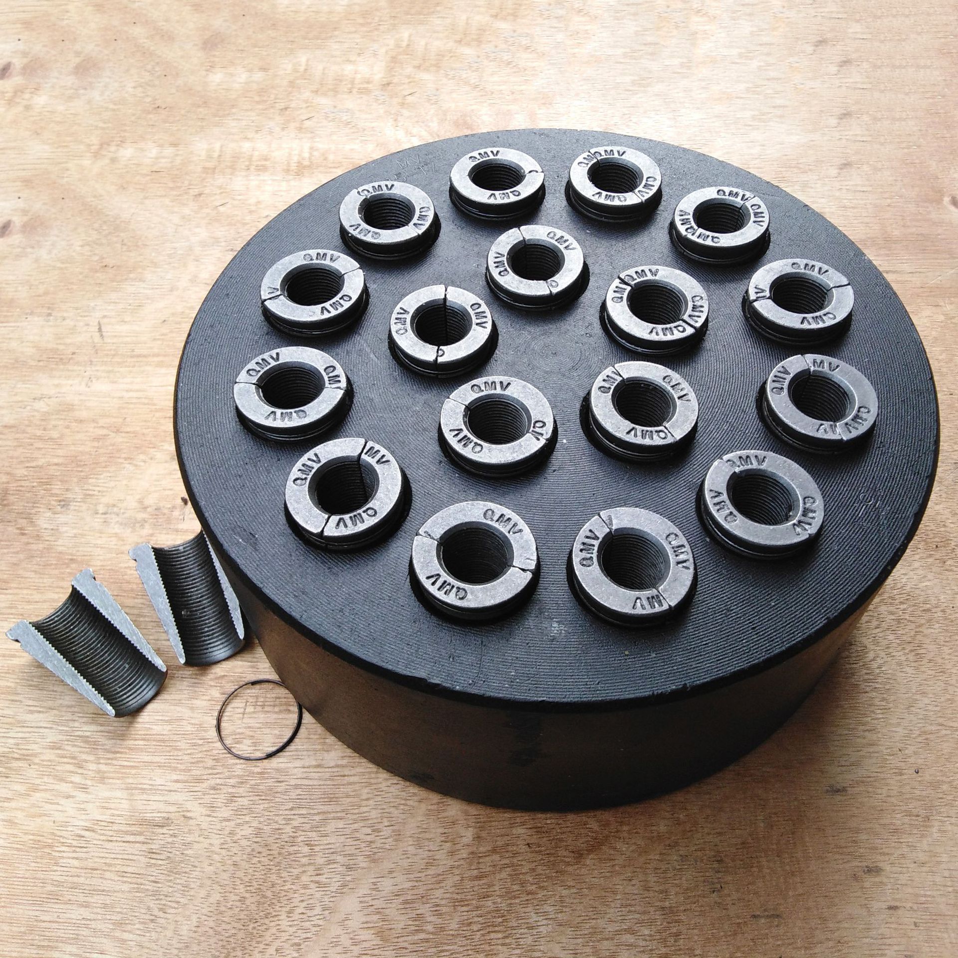 柳州邱姆厂家热销公路桥梁钢绞线群锚多孔锚具工作夹片锚板