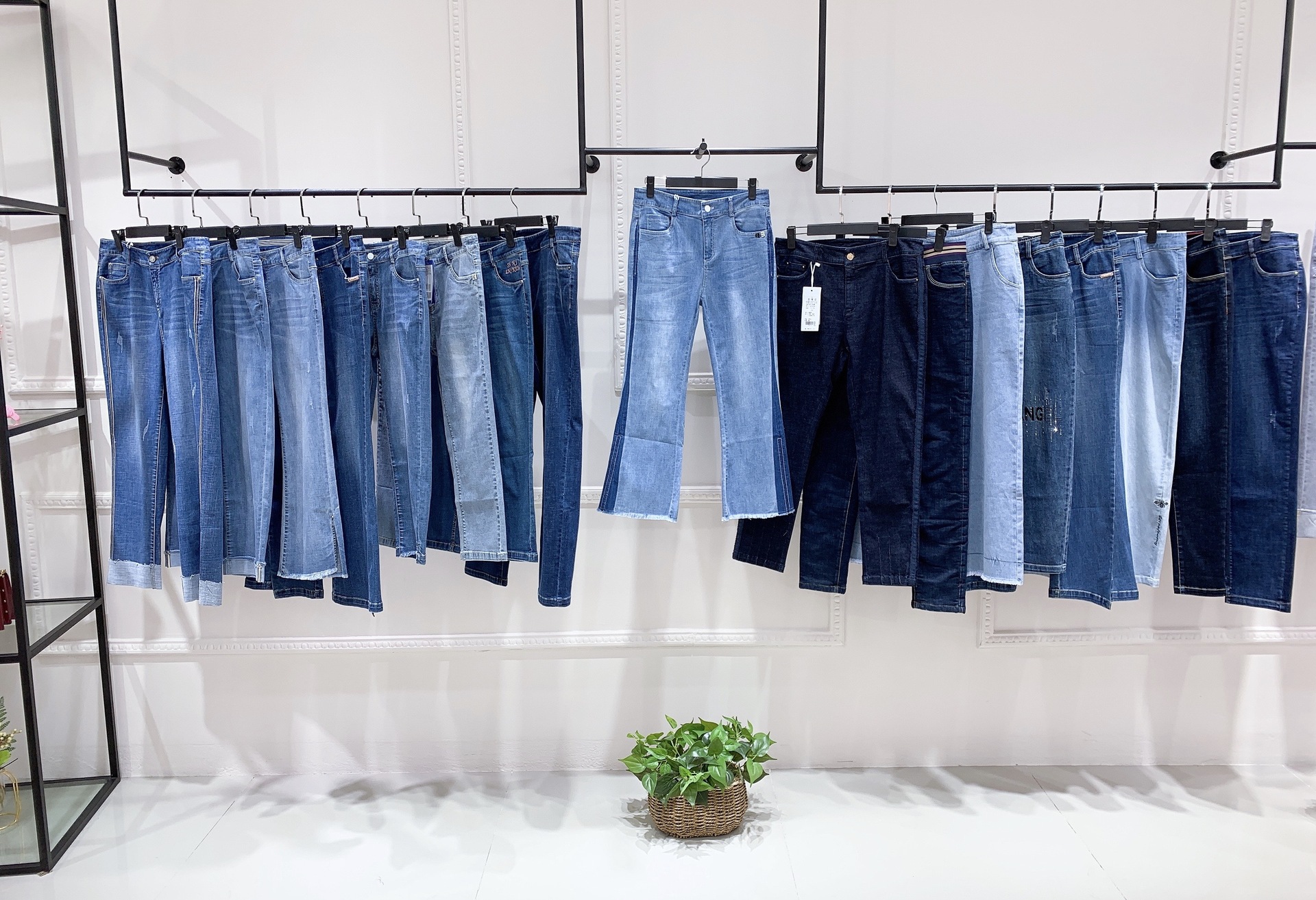 兴衣璐品牌折扣女裤尾货清仓走份批发雨田慕子实体店直播工厂货源