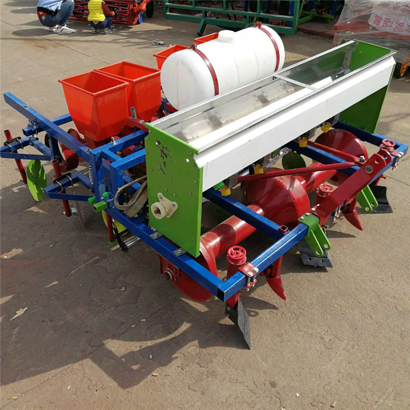 四轮车带膜上花生播种机可定制行距株距起垄喷药覆膜花生精播机器