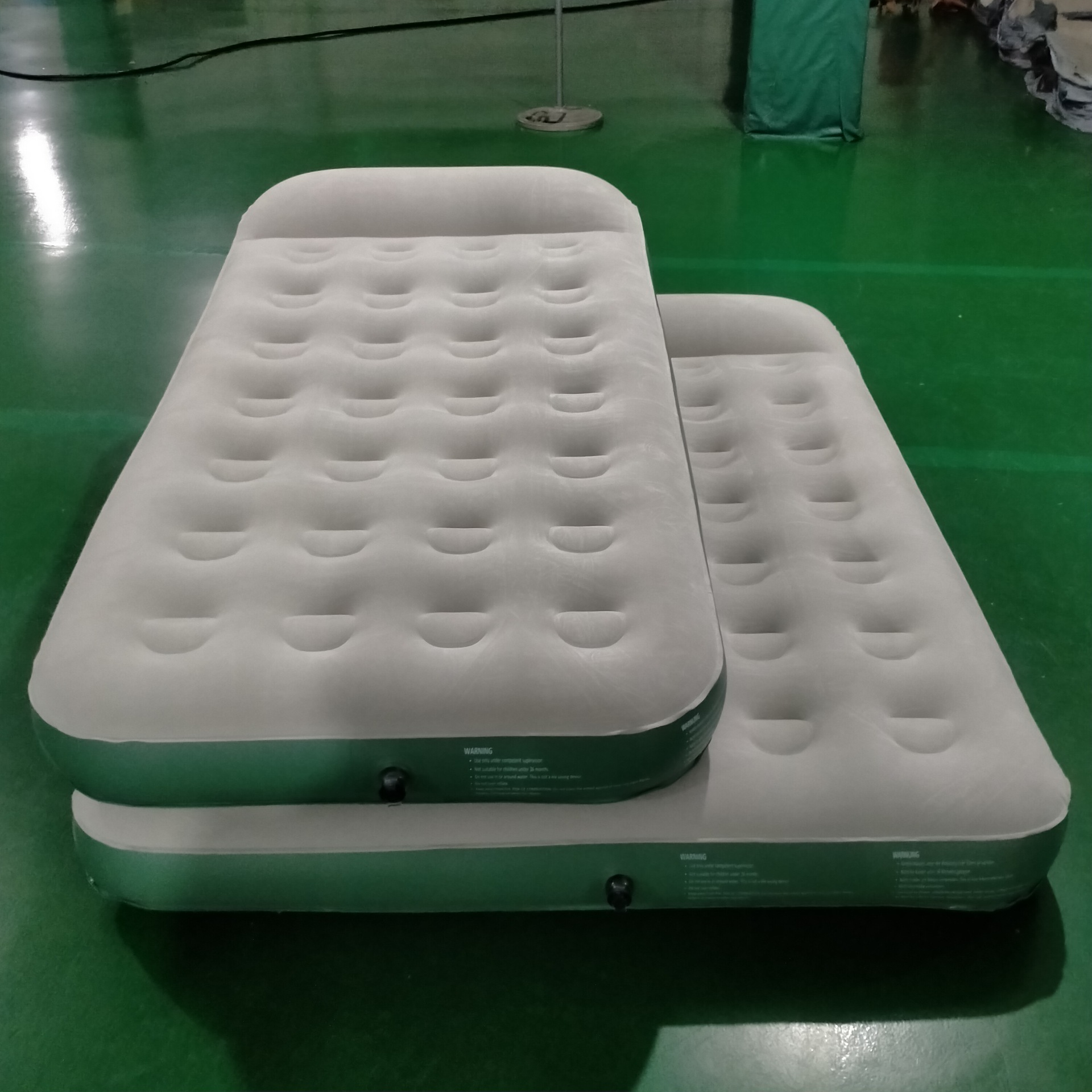 pvc充气床垫 植绒户外野营气垫床 28洞带枕头床垫单人充气床