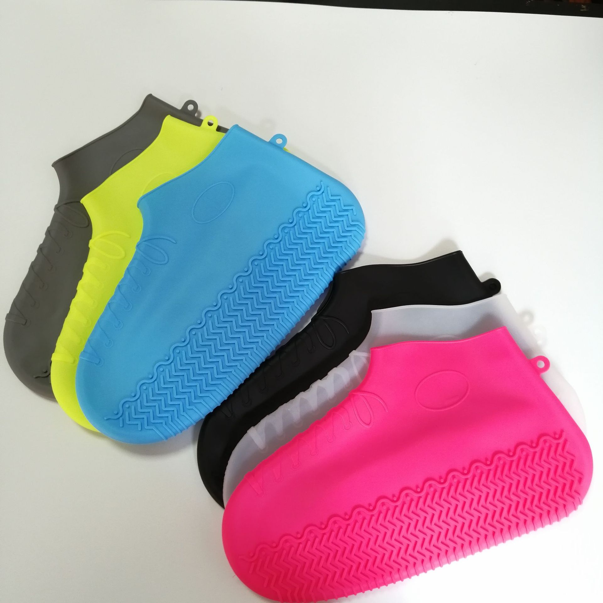2019新款硅胶鞋套 防滑硅胶雨鞋套 户外运动防水鞋套热销