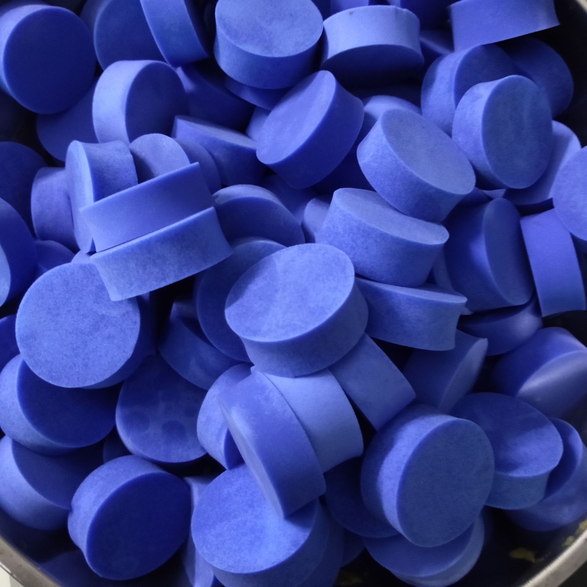 高密度pva吸水海绵颗粒 管道清洁pva海绵柱 蚂蚁筑巢堵水绵可定制