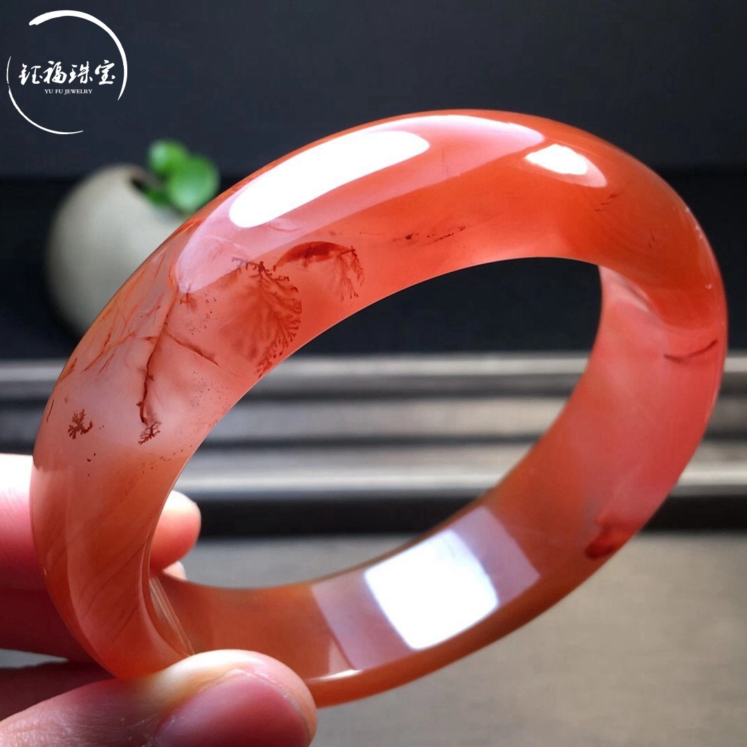 天然川料南红玛瑙冰飘花宽版手镯 色艳玉质细腻 无裂