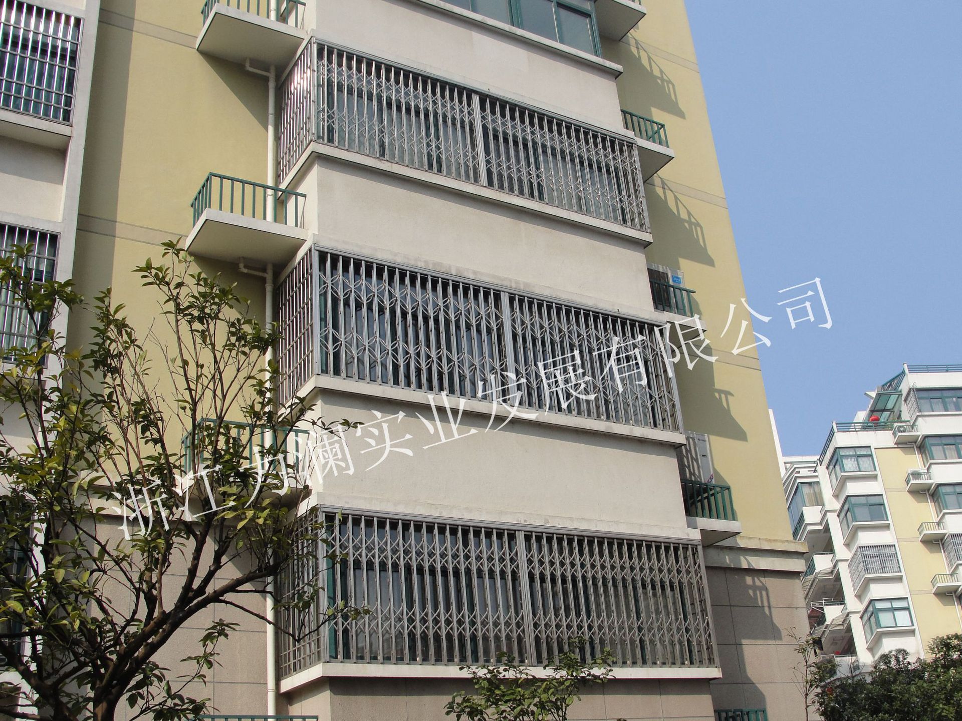 【特价款】浙江力澜不锈钢彩色防盗窗可伸缩可推拉款式新颖