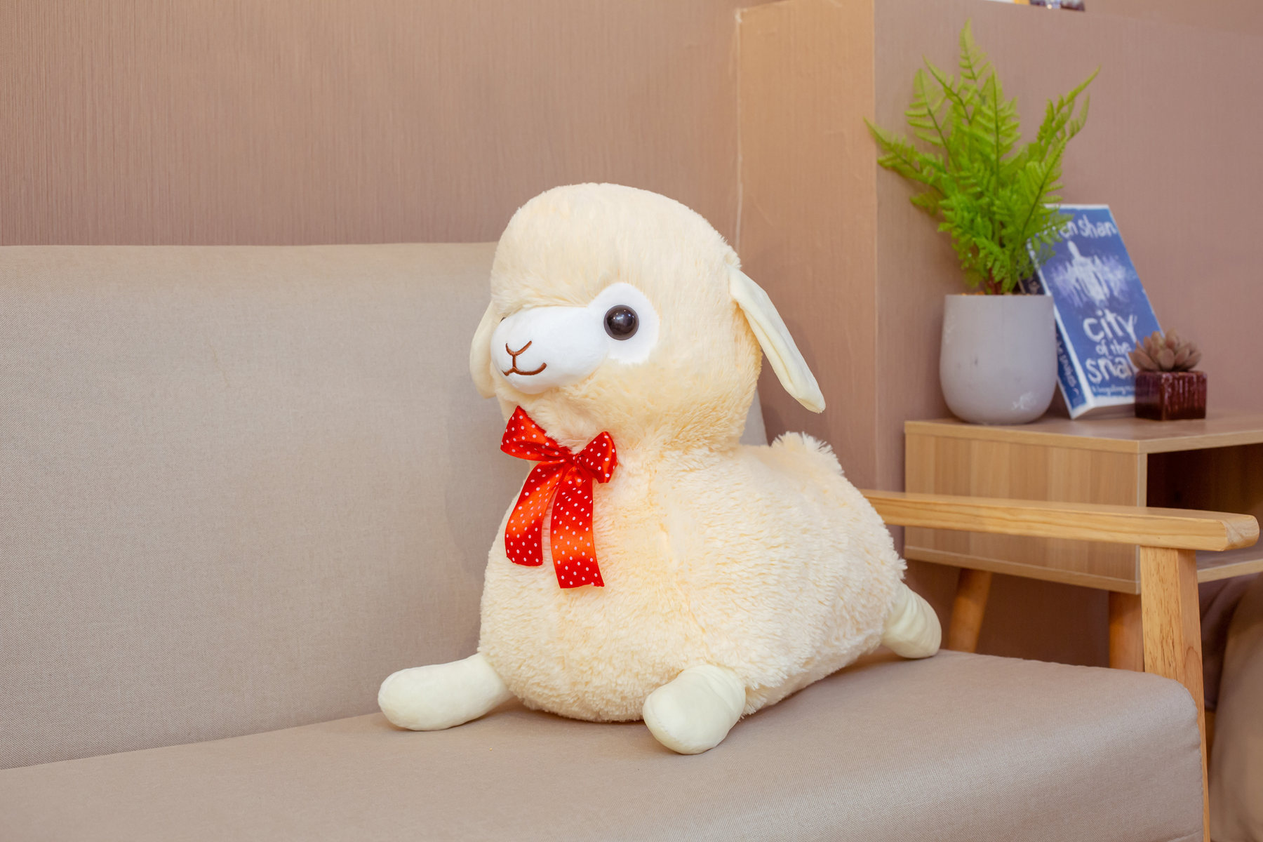 日本软萌可爱神兽草泥马羊驼公仔毛绒玩具小绵羊抱枕女生玩偶抓机