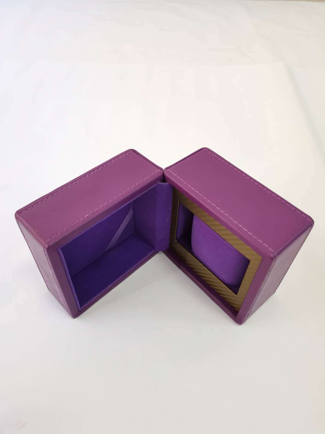 厂家生产销售紫色皮革手表盒翻盖皮包装pu皮革包装品礼盒可定制