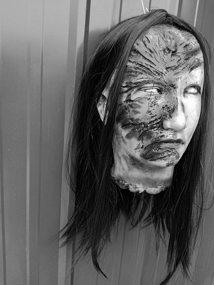 万圣节酒吧鬼屋密室逃脱整蛊道具女鬼断头吓人长发女面具头颅摆件