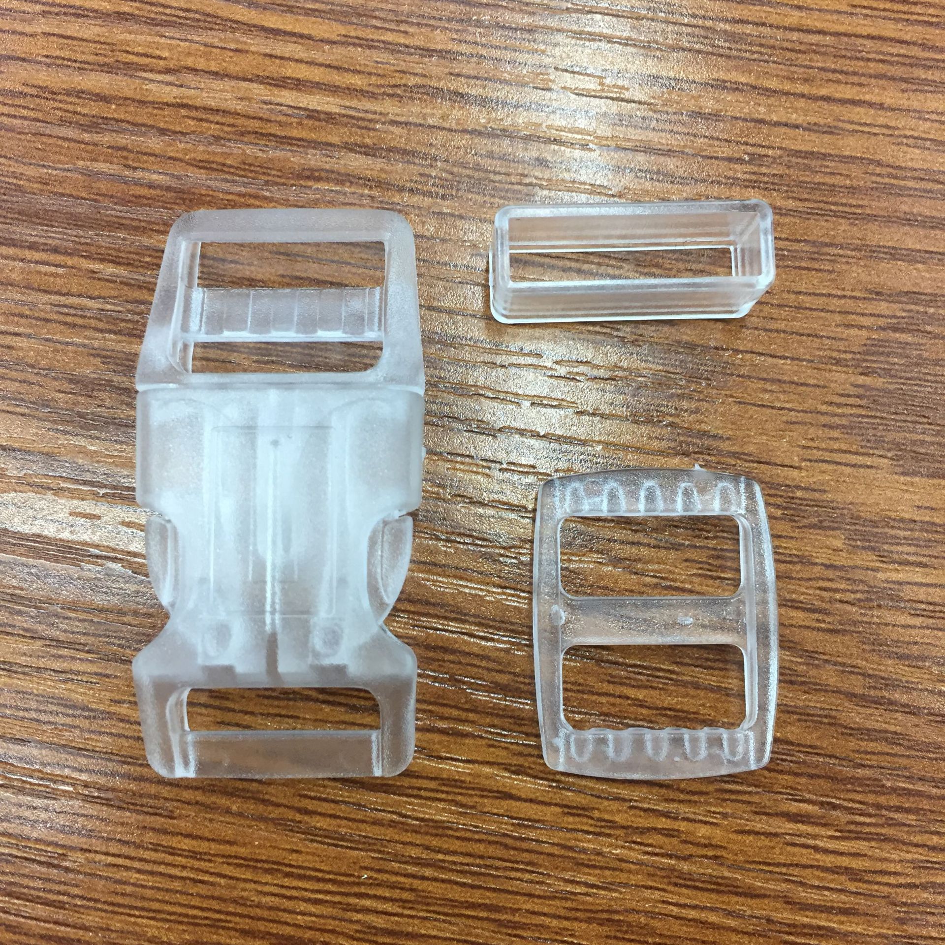 工厂直销宠物背带织带塑料透明插扣15mm-20mmpc材质日字扣束带扣