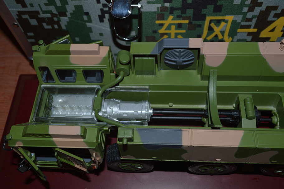 铝合金箱 东风41洲际弹道导弹模型 df-41导弹发射车合金1:40