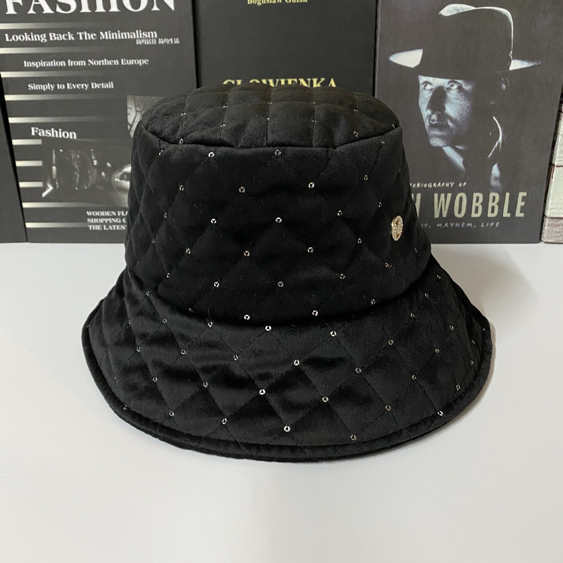 2020秋冬季新款韩版百搭显脸小丝绒帽子冬天ins亮片保暖渔夫帽女