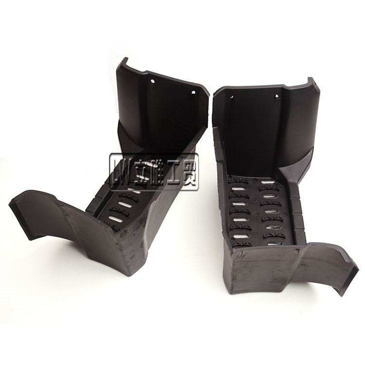 atv四轮沙滩车卡丁车配件改装左右塑料脚踏板小公牛脚踏板踩脚板