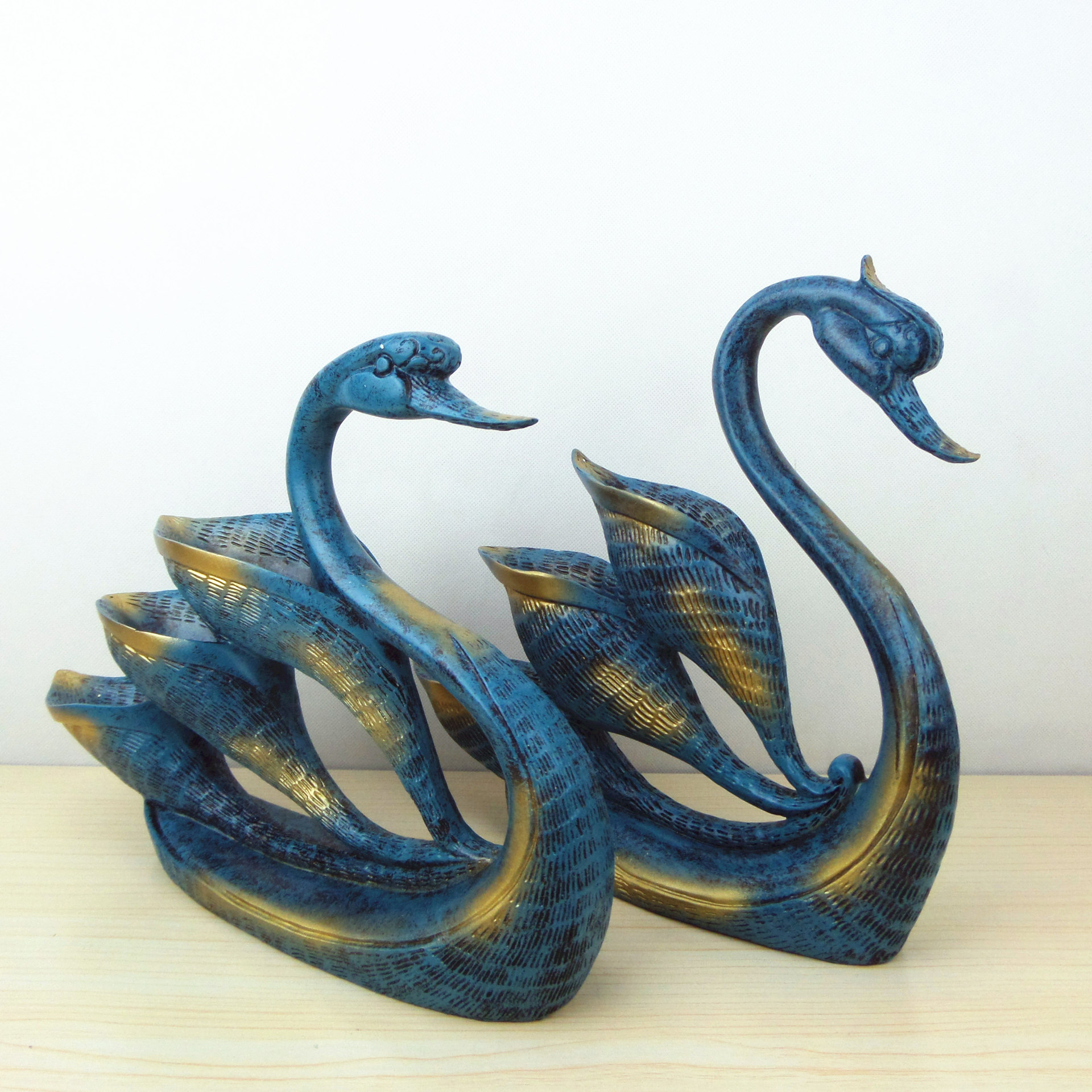 情侣天鹅摆件创意欧式家居饰品客厅酒柜电视墙样板间展厅装饰摆设