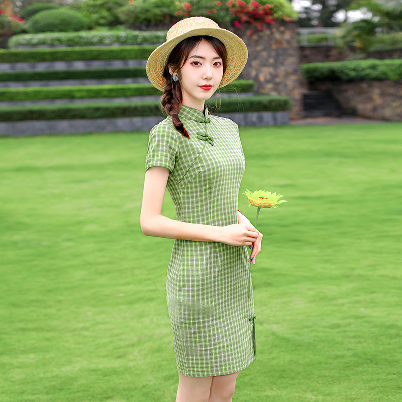 2020夏季新款旗袍短款改良版日常优雅年轻款时尚格子性感学生少女