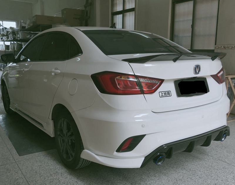 长安2018-20逸动dt小包围逸动改装包围前唇 后唇 侧裙 排气 尾翼