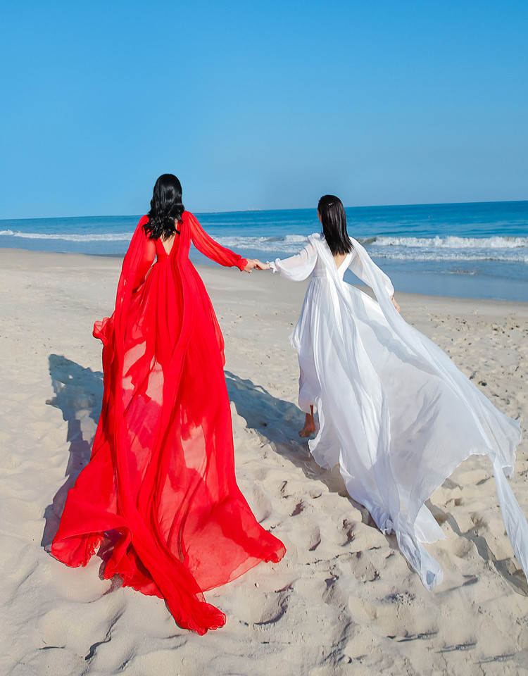 三亚海边旅拍超仙长袖度假裙红色雪纺露背拖尾飘逸沙滩裙大摆长裙