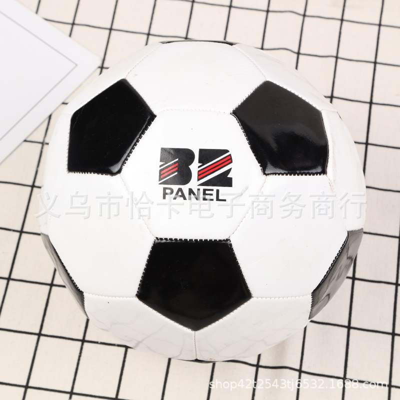 Popular Children's Football Custom No. 5 Football Black and White Matching Classic PVC Machine-Sewing Soccer Primary and Secondary School Student Training
