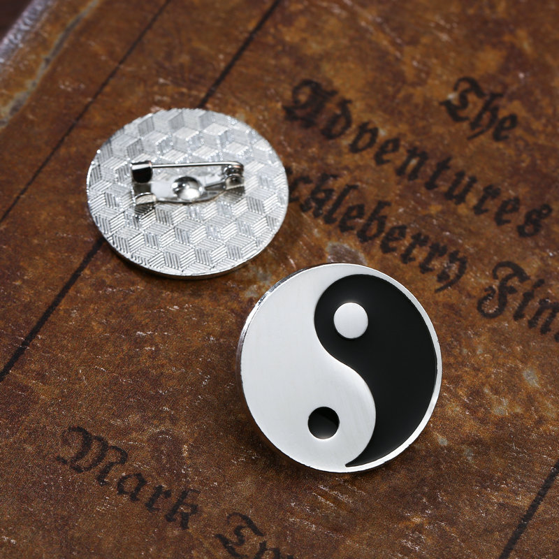 中国文创道家文化太极八卦胸针 金属抛光镜面领针电镀银色刺马针