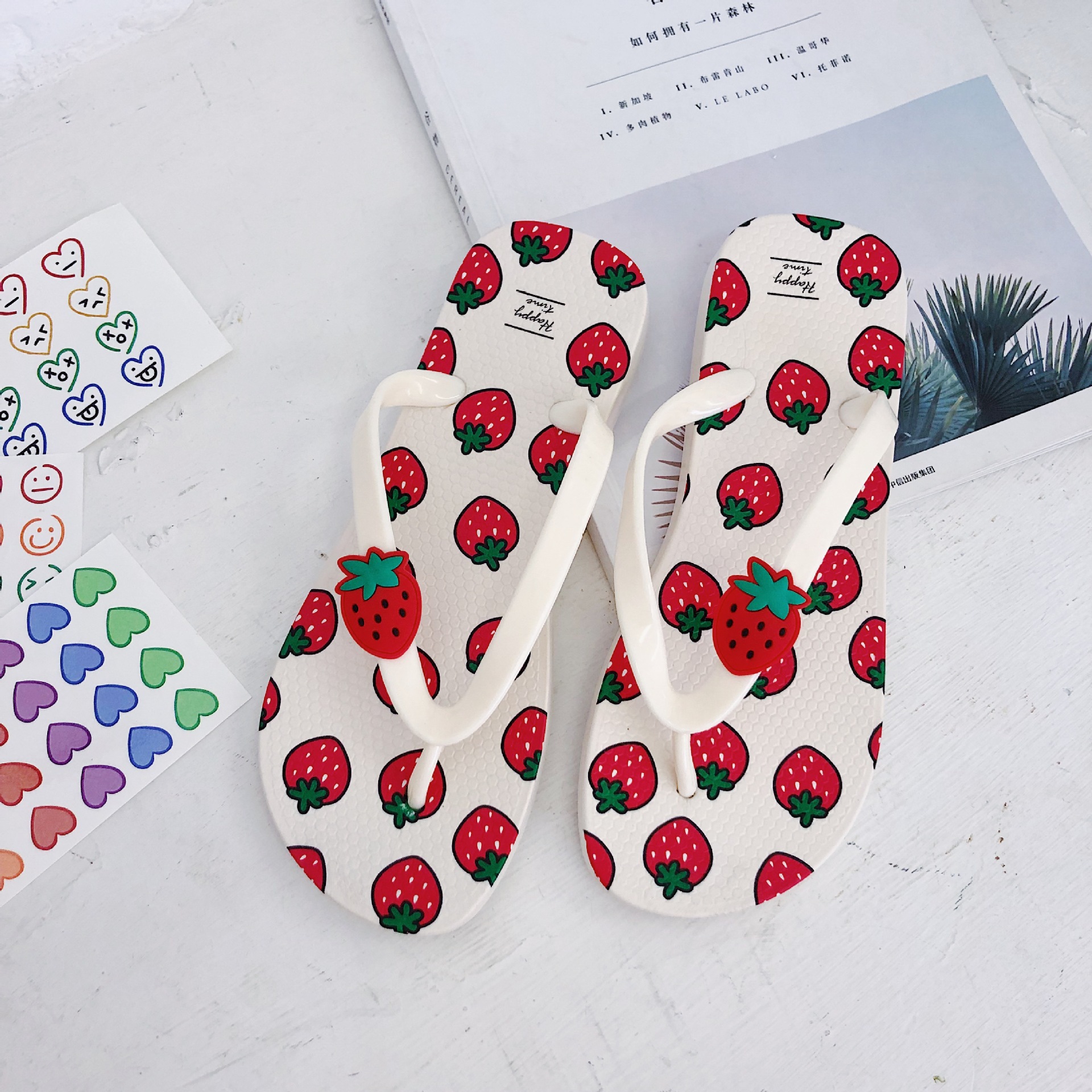 微商ins风小清新水果草莓人字拖鞋女卡通可爱海边沙滩鞋百搭代发