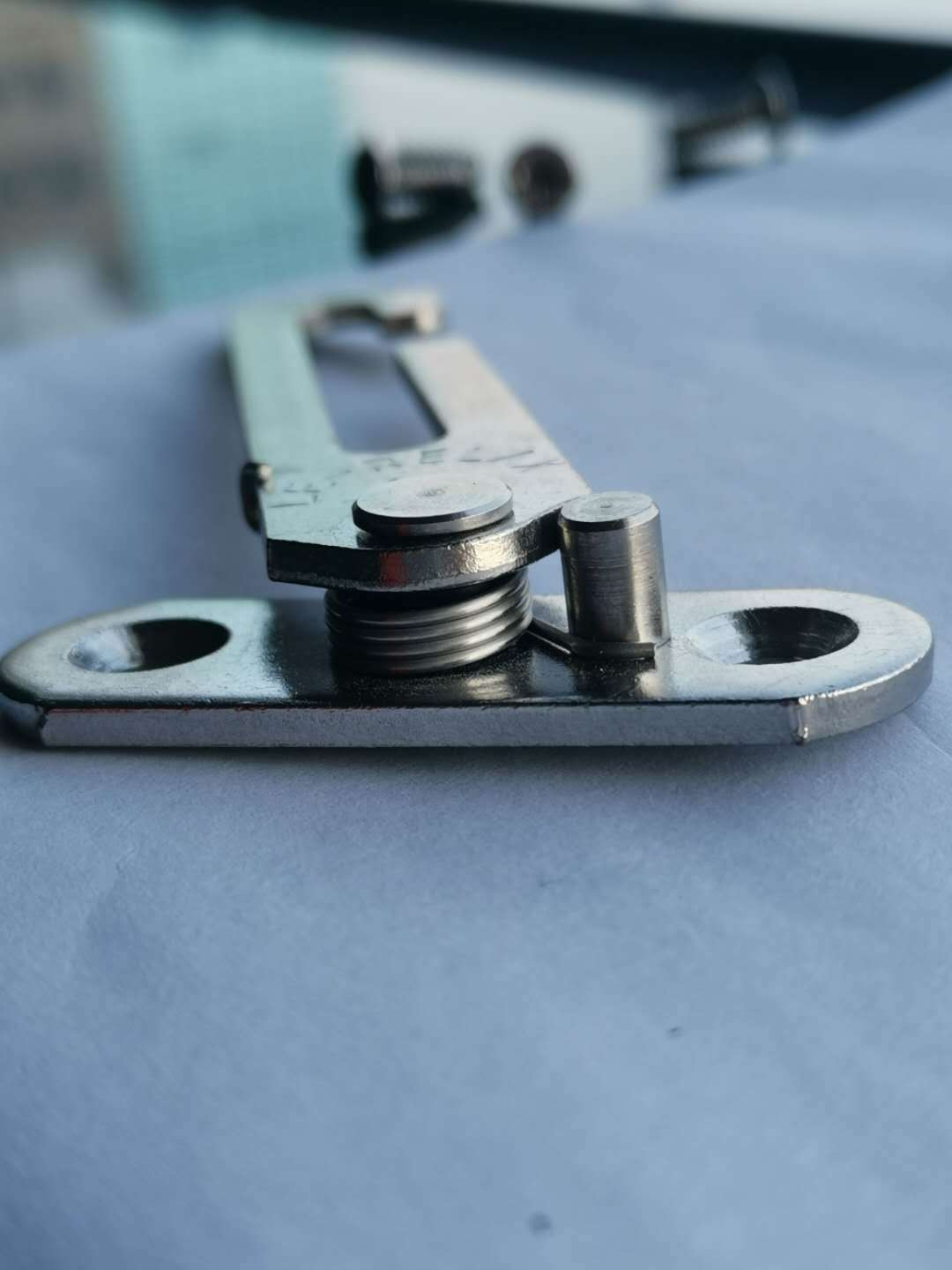 304不锈钢平开窗限位通风器儿童安全锁扣窗户锁勾外开窗户限制器