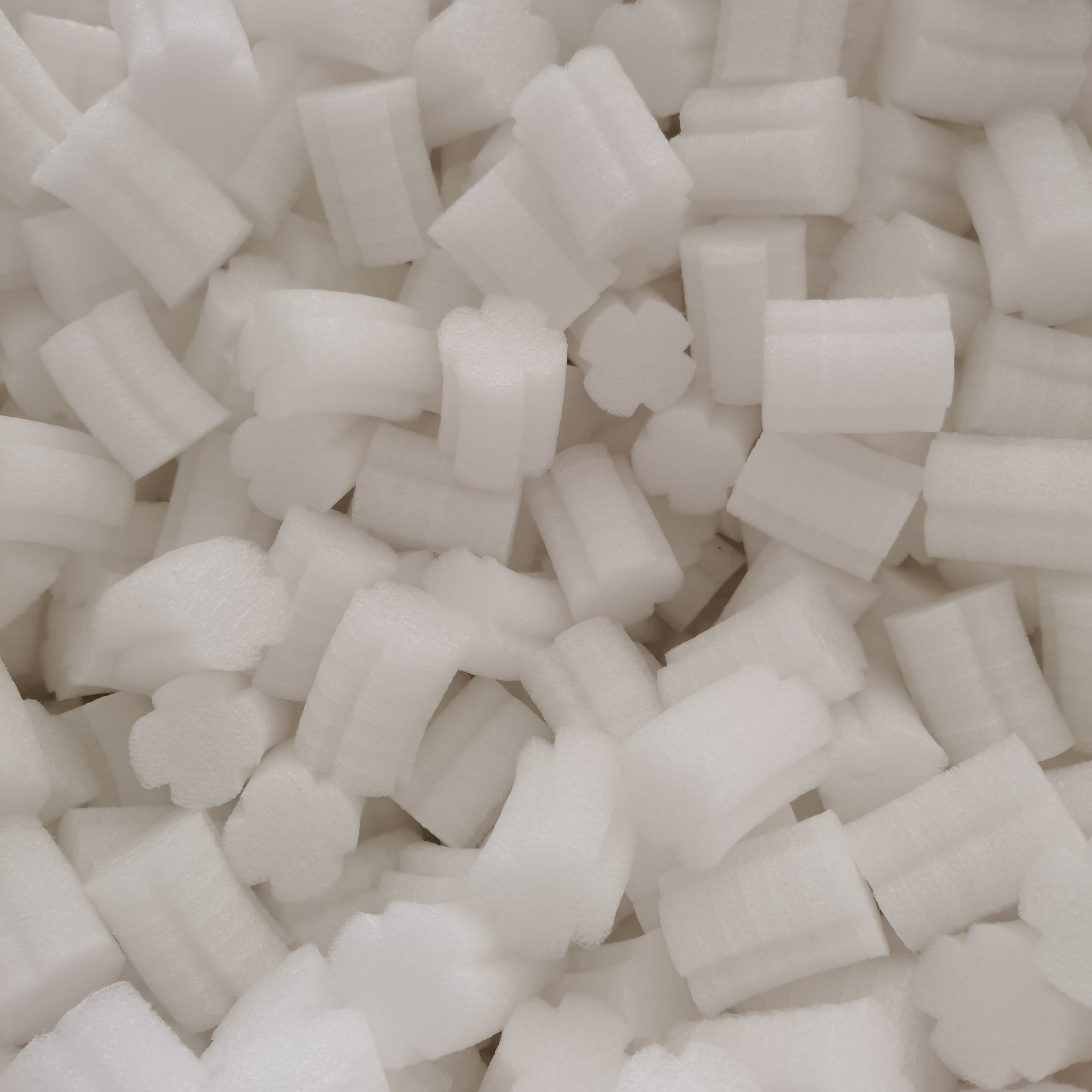 珍珠棉填充料泡沫填充物泡沫颗粒小碎块电商易碎品缓冲废料下边料