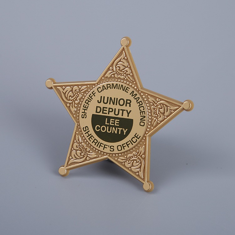 2 人以上所在地:苍南县 金乡镇凤仪街143号主营产品