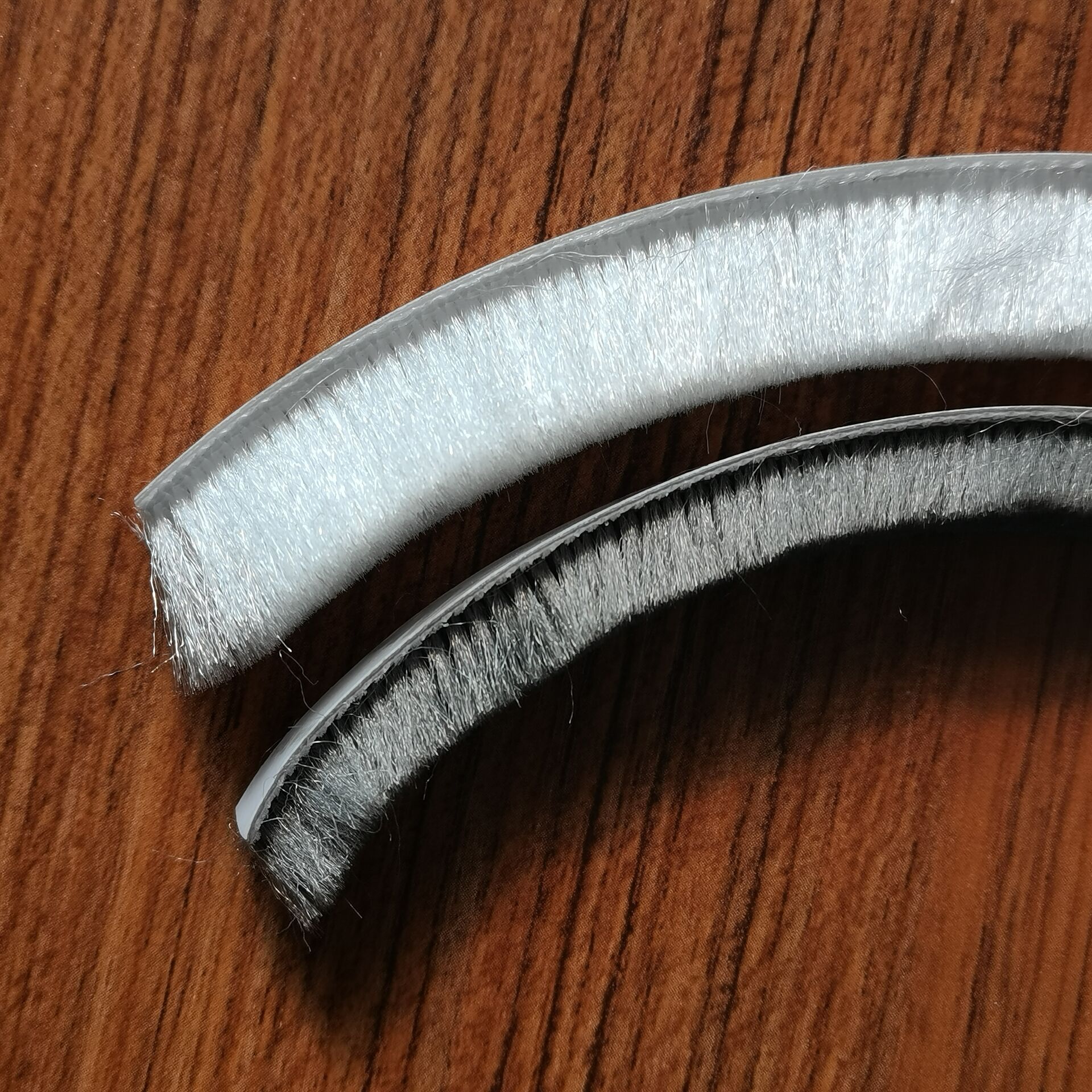 门窗密封条毛条玻璃门窗隔音自粘密封条铝合金门窗密封条