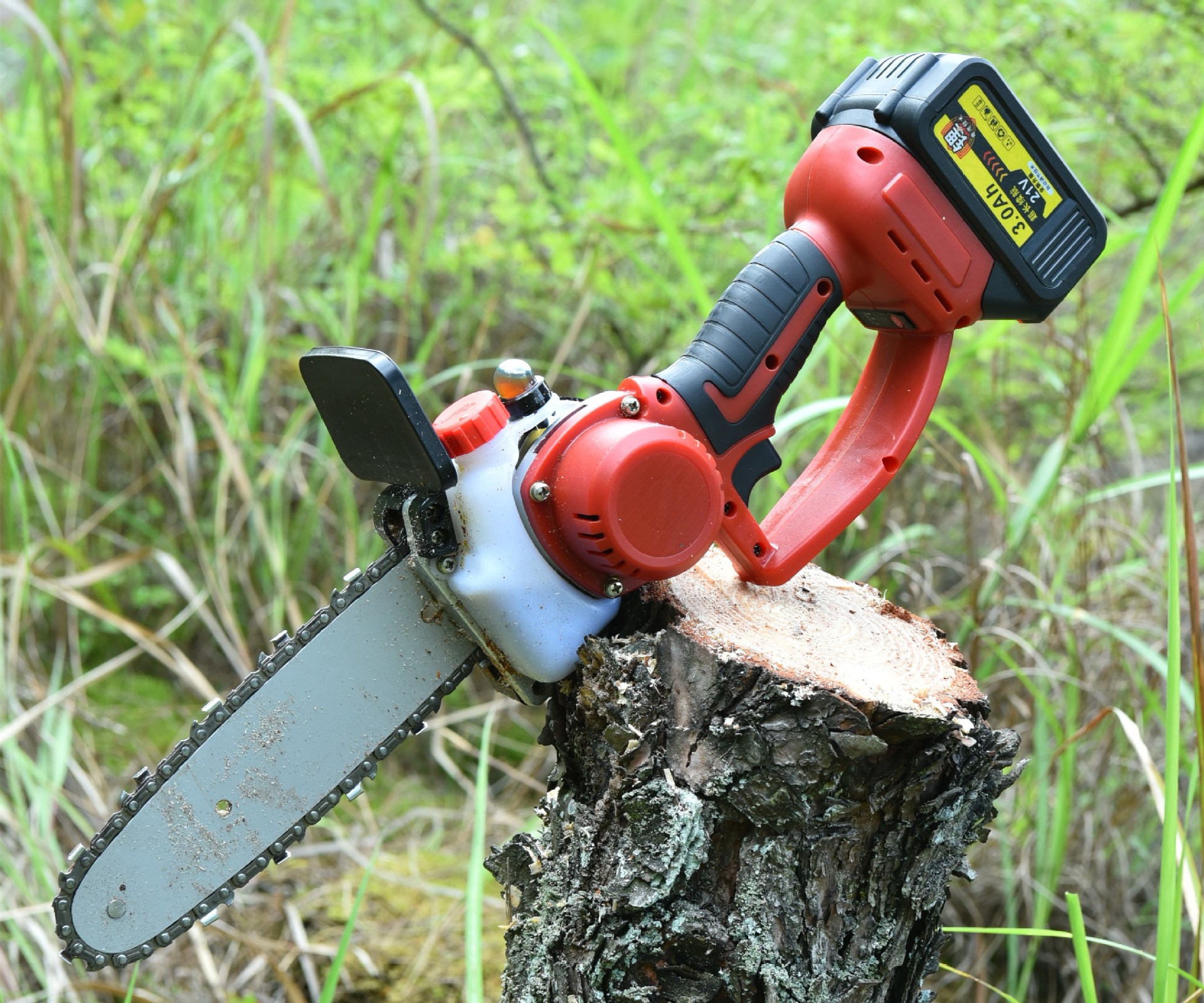 锂电池电锯 无线无刷充电家用伐木锯 带油壶多功能链条锯修枝锯
