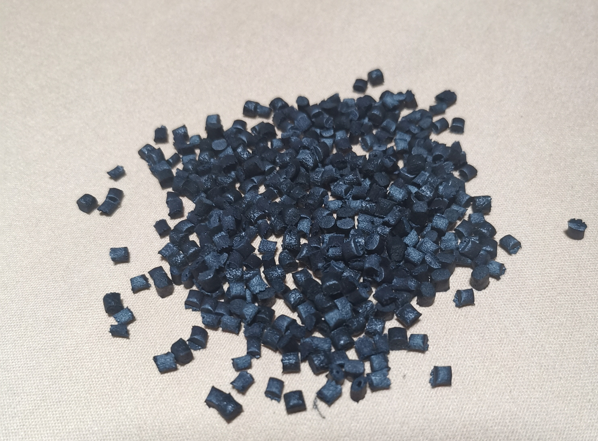 碳纤导电 防静电尼龙 pa66 表面电阻率10的4-9次方