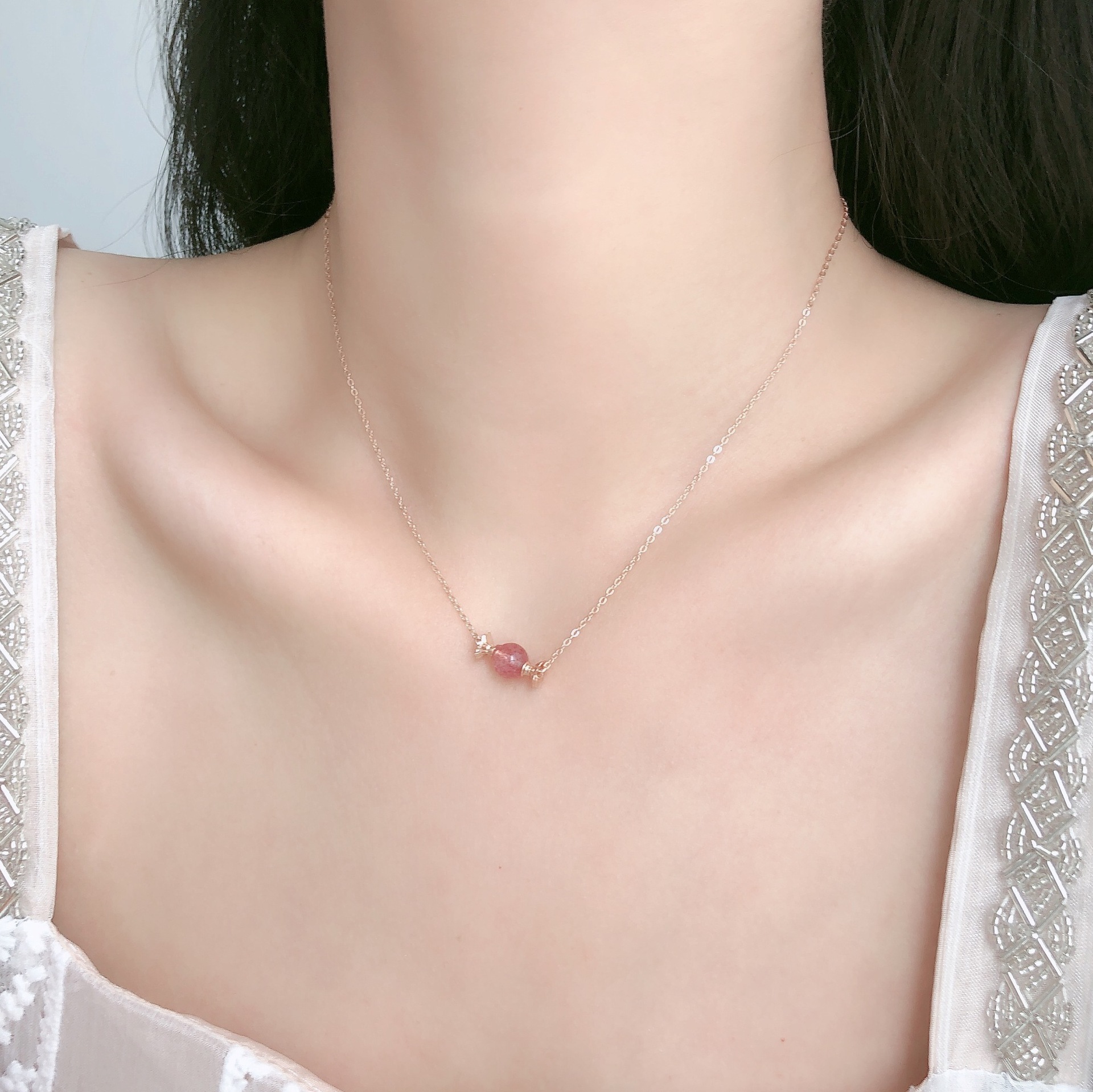 925纯银草莓晶糖果项链甜美可爱小众设计学生小巧锁骨链女n472