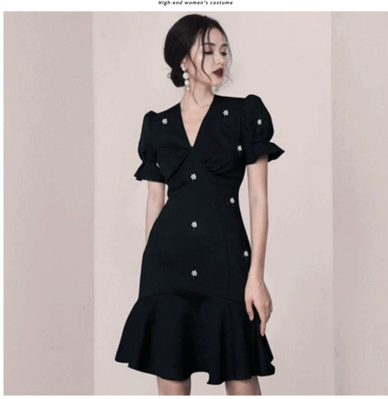 黑色短款洋装小礼服裙新款法式小众高腰泡泡袖鱼尾连衣裙19533
