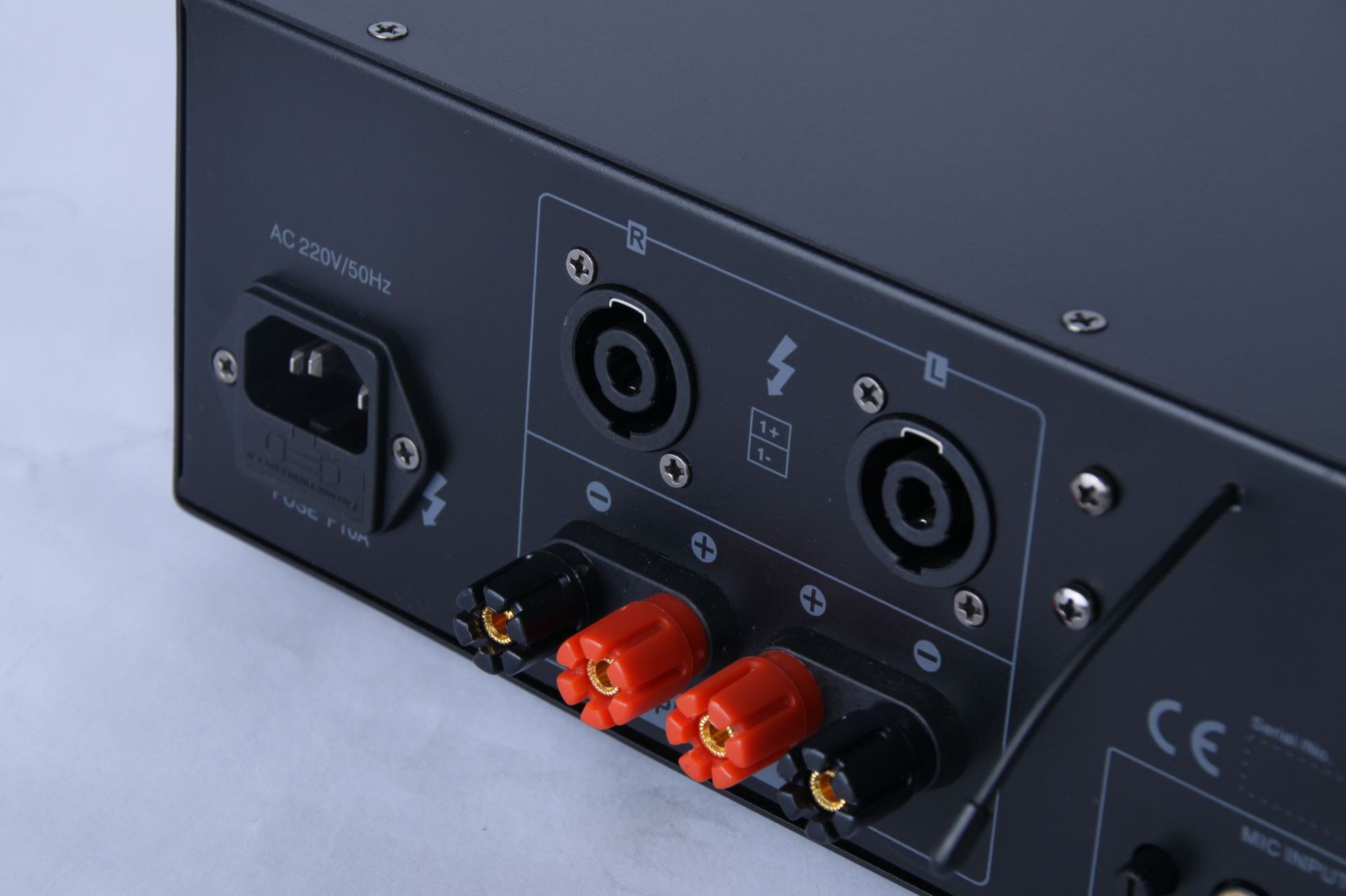 带uhf双话筒数字效果器一体机功放机家庭商用音响功放机厂家供应