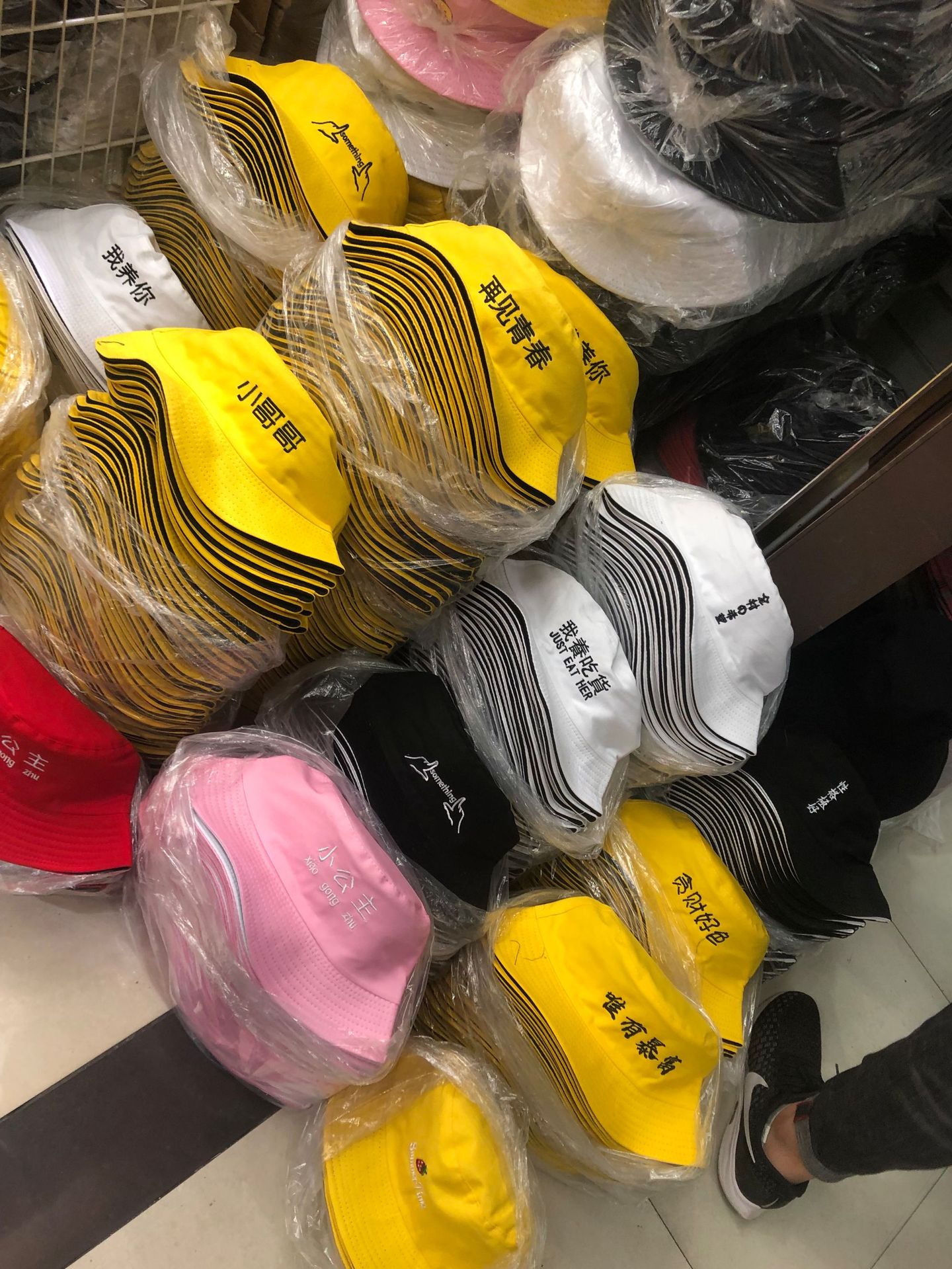 特价地摊爆款帽子棒球帽 渔夫帽 遮阳帽 儿童帽子 针织帽特价批发