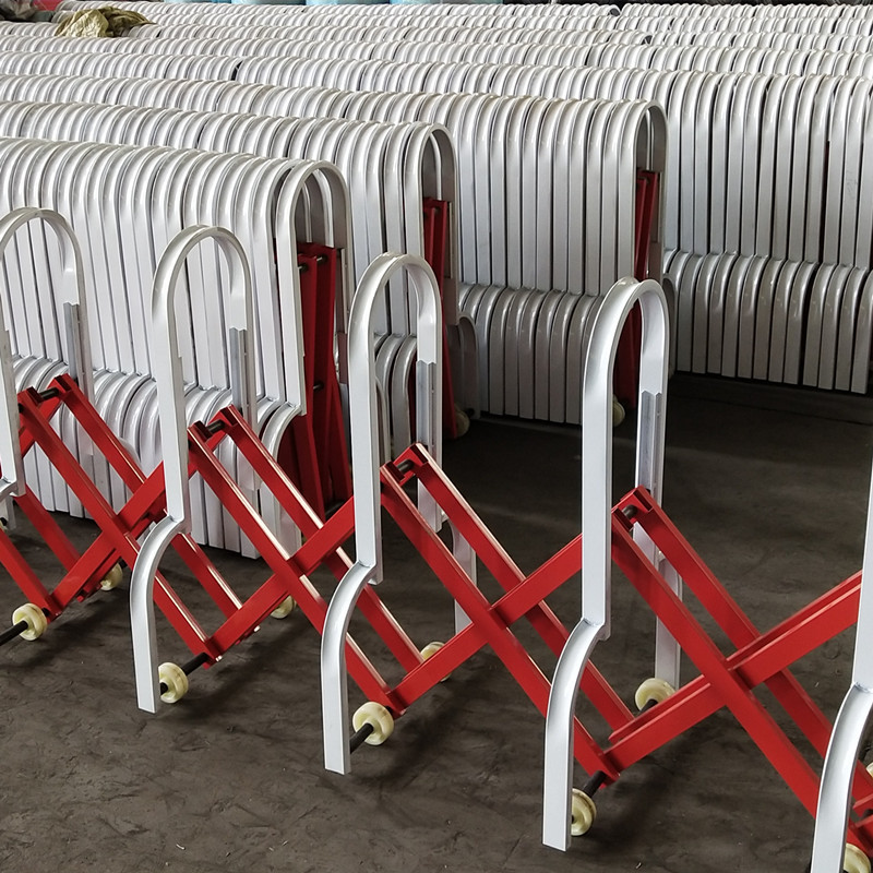 伸缩护栏活动推拉伸缩临时围栏高速公路收费站推拉伸缩护栏