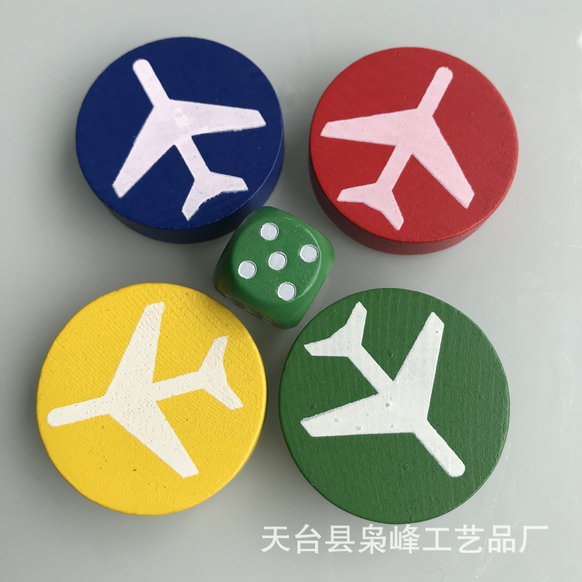 9万套厂家批发16mm木质彩色骰子点数圆角骰子酒令色子麻将骰子木质