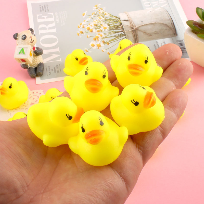 Water Playing Small Yellow Duck Squeeze and Sound Little Duck Vinyl Duck Toys Children's Educational Toys Swimming Duck Hot Sale