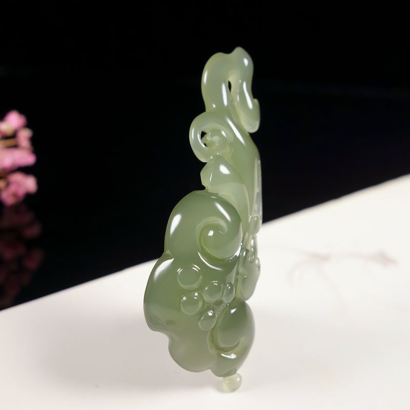 天然新疆和田玉青海料湖水绿如意 事事如意玉石吊坠送证书 温润斋