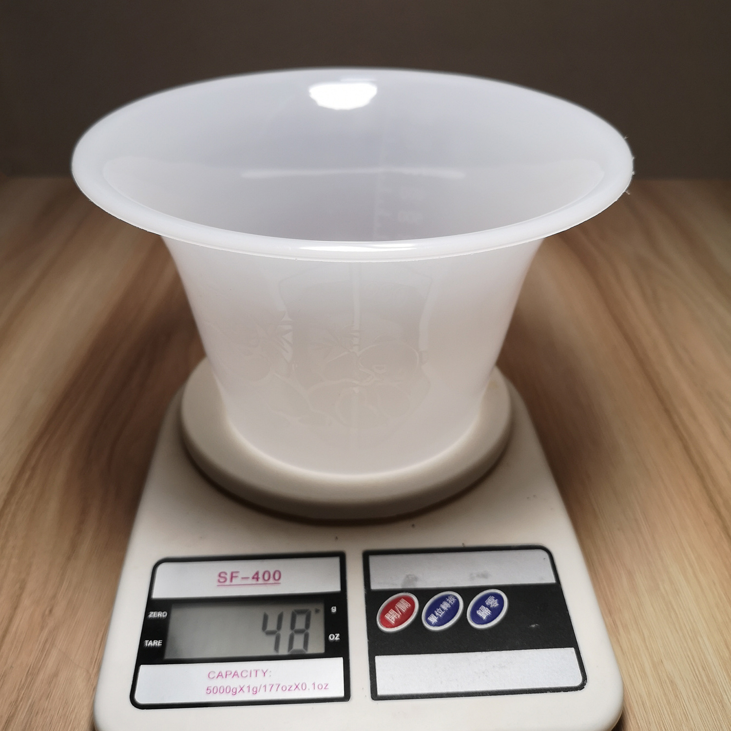 厂家直供白色痰盂一次性日用品痰盂便盆尿盆批发