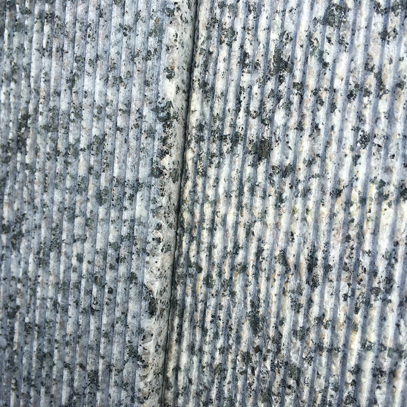 芝麻灰划沟板 拉丝面石材花岗岩 浅灰色石材芝麻灰划沟板 北方矿
