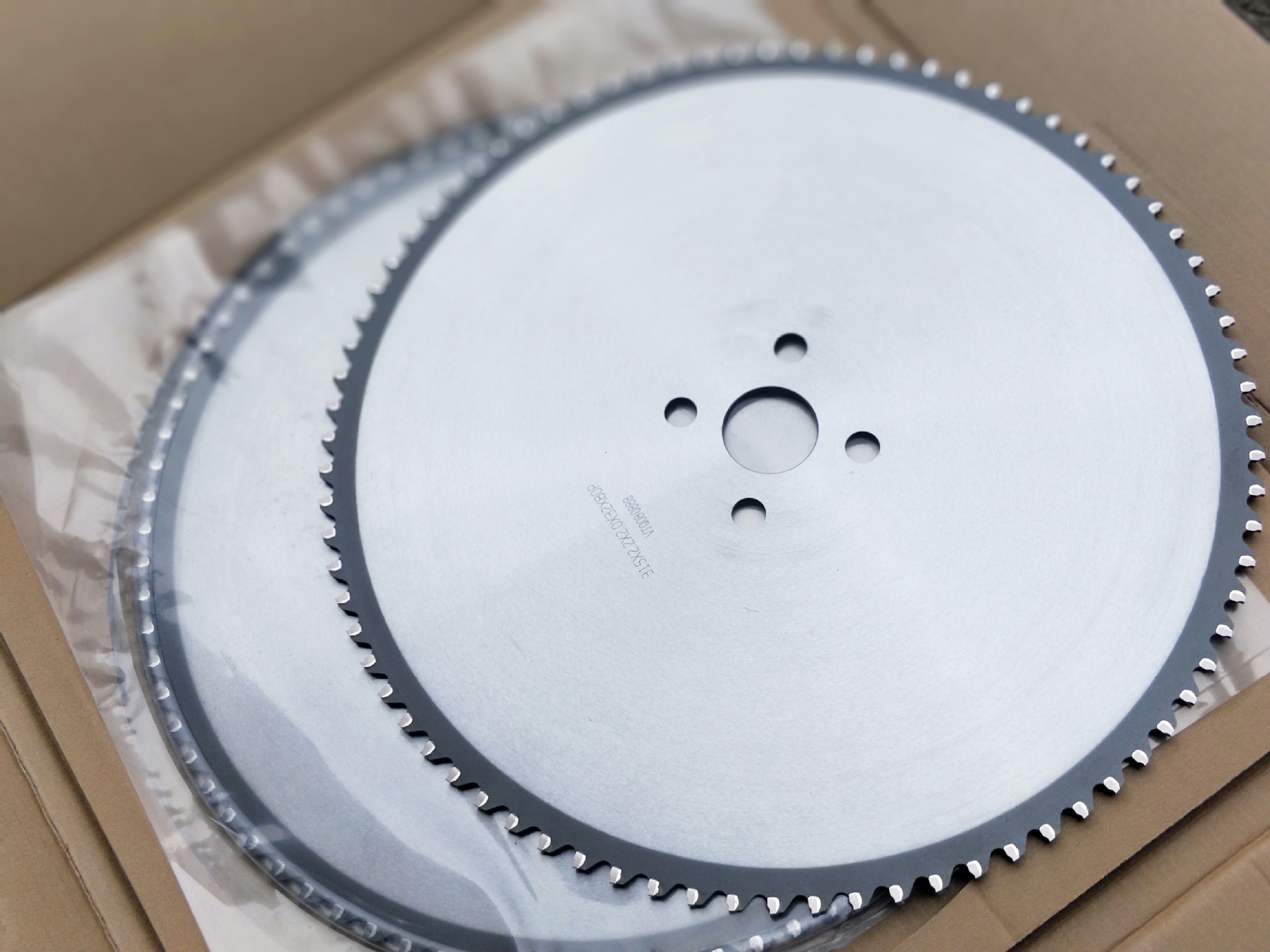 高速圆锯机锯片不锈钢合金锯片冷切割钨钢圆锯片陶瓷钨钢锯片