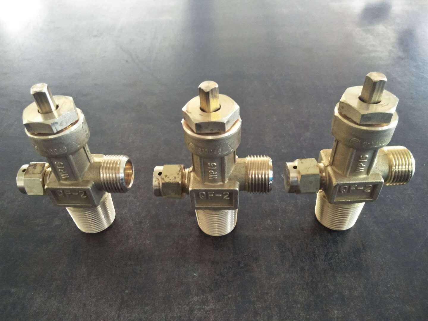 厂家直供qf-2氧气气瓶阀 活瓣式气瓶阀 氧气瓶阀门qf-2质量保障