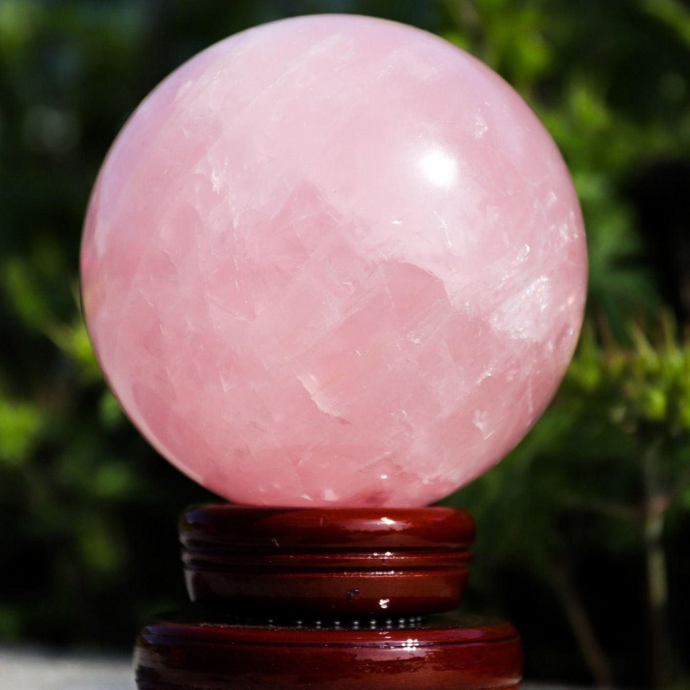 东海墨可爱水晶天然粉晶圆球摆件风水球饰品摆饰批发姻缘球礼品
