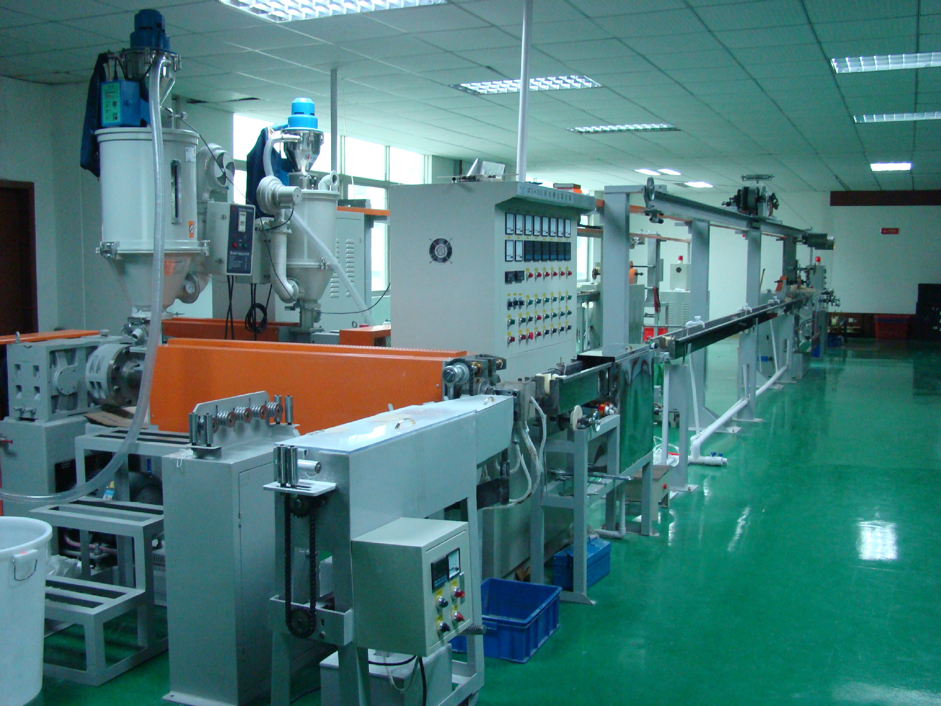 厂家供应电线电缆生产机械 押出机 挤出机 线缆设备挤出机生产线