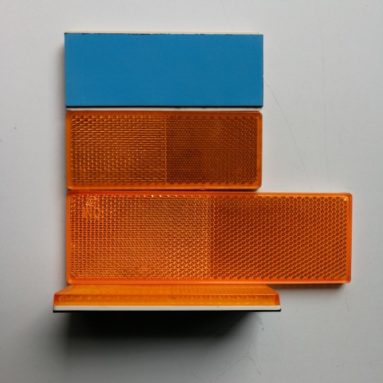 箱货车身反光条贴 橙黄色塑料夜光反射器 交通道路停车场标识板片