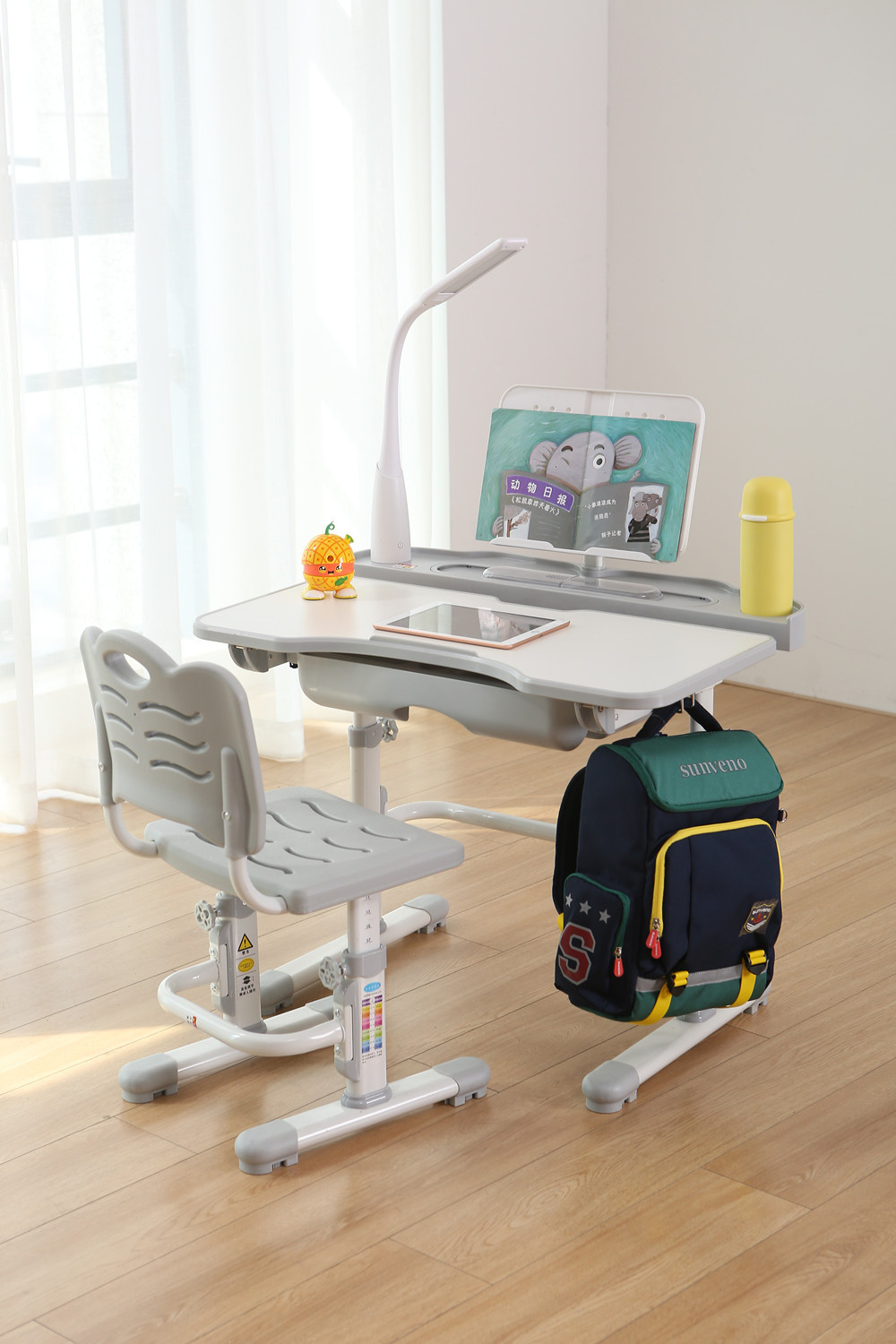 批发儿童学习桌小学生书桌 写字桌椅套装可升降课桌椅家用作业桌