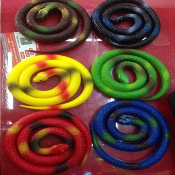 橡胶蛇75cm玩具蛇 热卖仿真整蛊吓人玩具 创意软胶蛇塑料蛇玩具