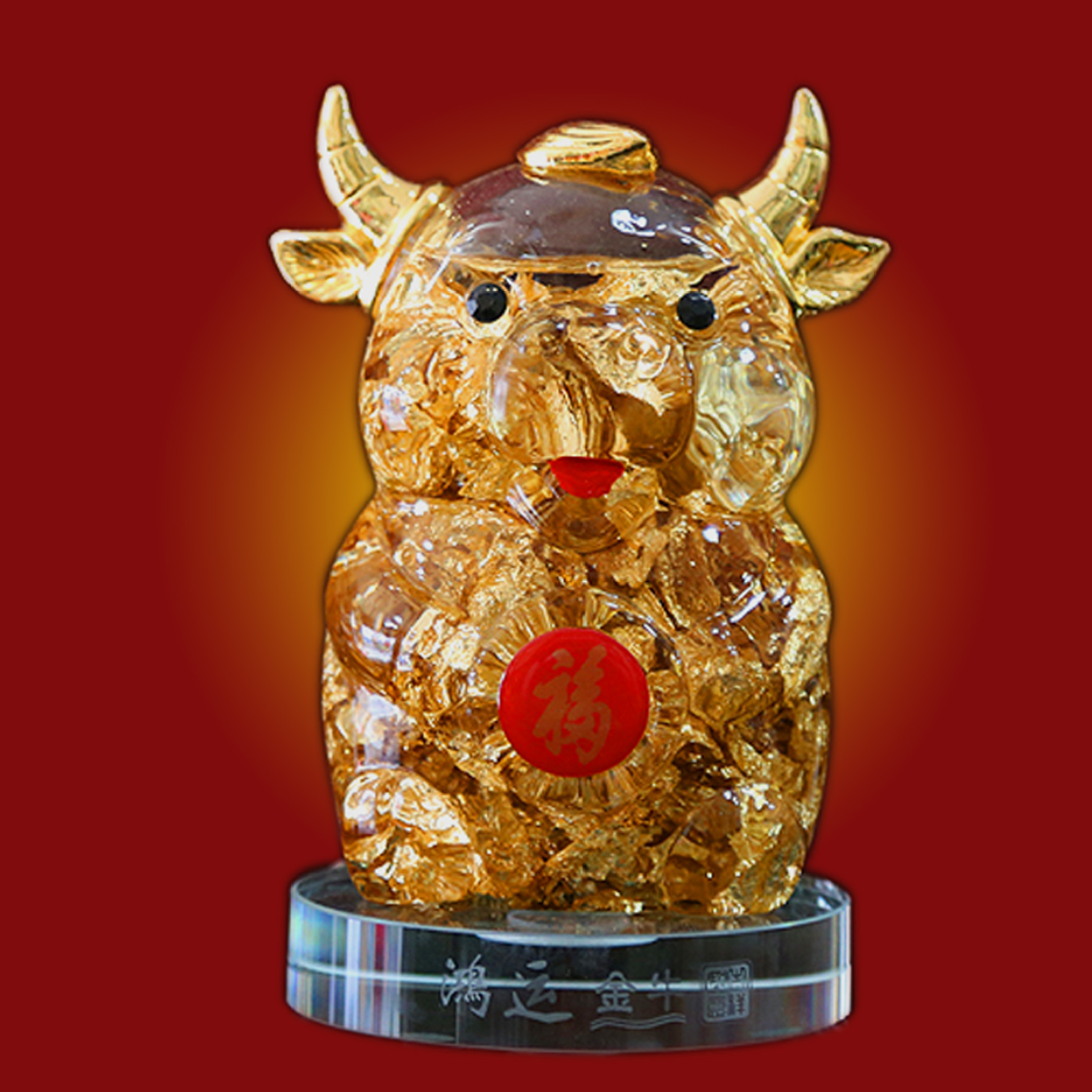 厂家直销新款牛年吉祥物,水晶金箔金牛送福摆件 牛年摆件 新款牛