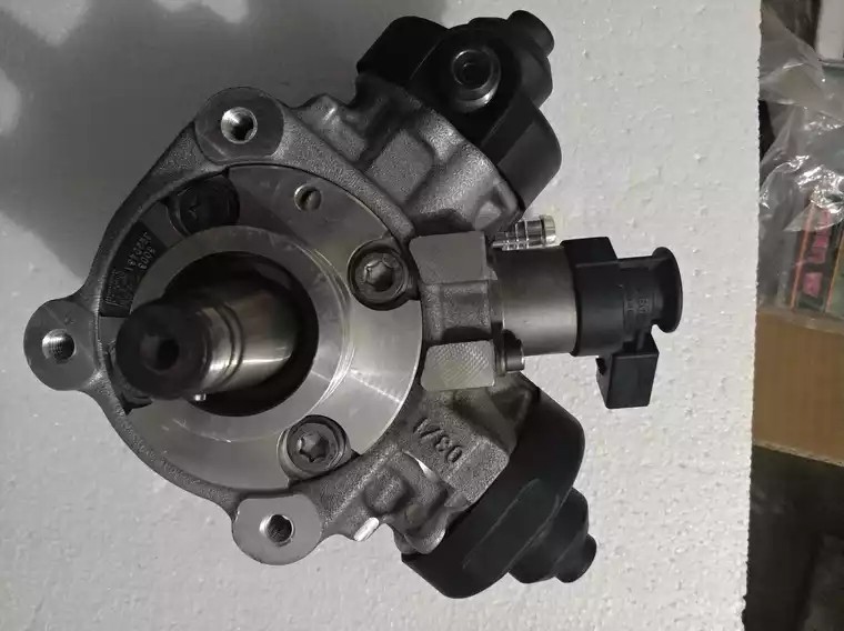 上柴发动机油泵